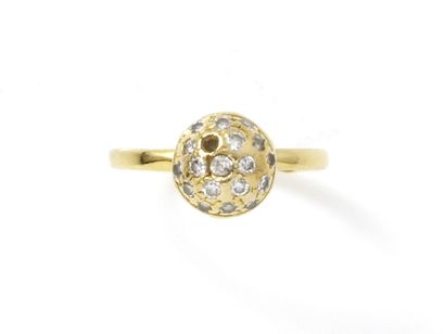 null Ring in gold 750 thousandths, decorated with a ball of diamonds and 8/8 size...