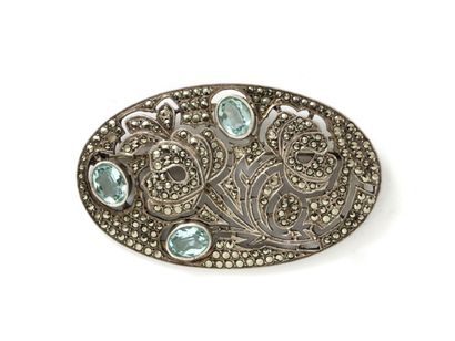 null Silver brooch 800 thousandths, with openwork floral decoration dressed with...