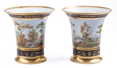null Paire de vases en porcelaine de Paris sur socle, décors de paysage, h 23 cm,...