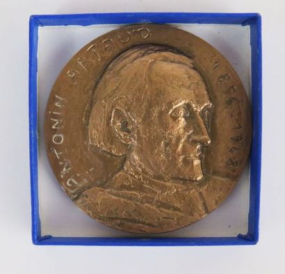  ARTAUD (Antonin). Médaille de la Monnaie de Paris en bronze, à l'effigie d'Antonin... Gazette Drouot