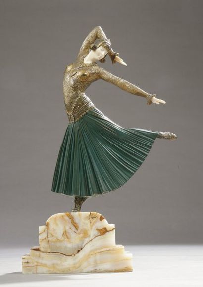 Demeter Chiparus (1886-1947) Ayouta - statuette chryséléphantine - haut : 47 cm Gazette Drouot