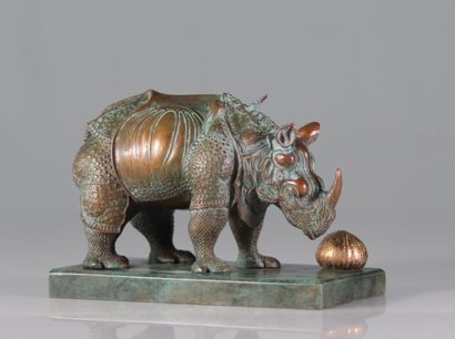 Salvador Dali. Rhinocéros habillé en dentelles. Sculpture en bronze patiné. Signée... Gazette Drouot