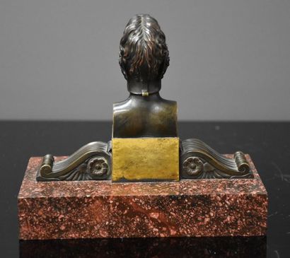 null EMPIRE PERIOD PAPERPRESS, ROMAN BRONZE BUST ON MARBLE BASE H 15 CM L 16 CM
