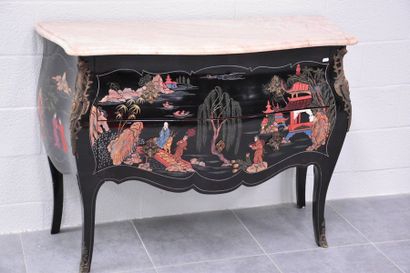 null LOUIS XV STYLE COMMODE WITH CHINESE LACQUER MID XX TH CENTURY