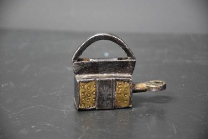 null LITTLE GOTHIC PADLOCKS IN IRON AND GOLD COPPER. KEY ORIGINAL LENGTH CM HT C...