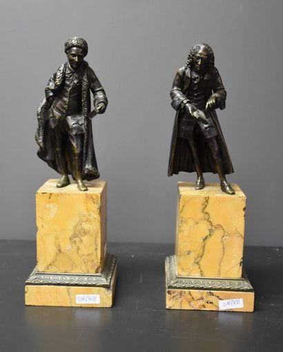 null PAIRE DE BRONZES D'EPOQUE RESTAURATION REPRESENTANT VOLTAIRE ET JEAN JACQUES...