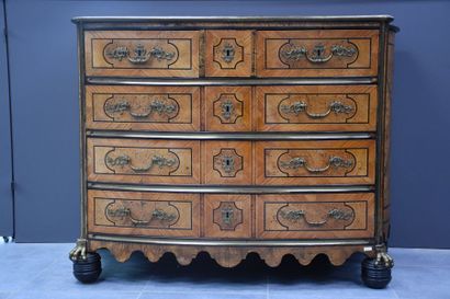 null RARE COMMODE EN MARQUETERIE LIEGEOISE EPOQUE LOUIS XIV A DECOR MARQUETE DE ...