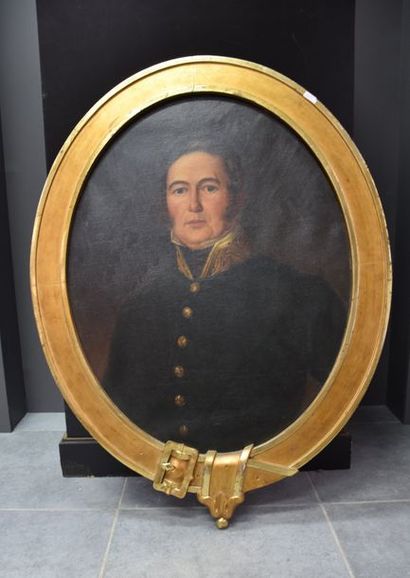 null OIL ON CANVAS OVAL PORTRAIT OF OFFICER CIRCA 1840. HT 80 CM GOLDEN ORIGINAL...