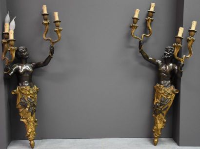 null PAIR OF GILDED BRONZE AND BROWN PATINA LOUIS XIV STYLE WALL LIGHTS WITH CHARACTERS...