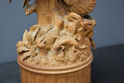 null SCULPTED WOOD GROUP OF THE BLACK FOREST, COUPLE OF BIRDS AND SMALL FOREST ANIMALS...