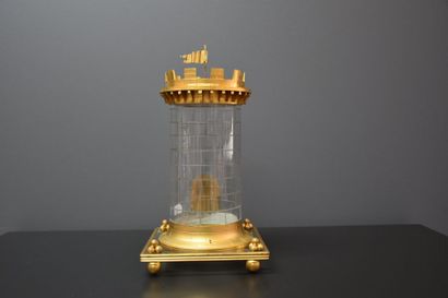 null BONBONNIERE IN GRAVE GLASS AND GOLD BRONZE IN THE FORM OF A TOWER. SIGNED GOUACHE...