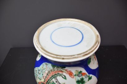 null BLUE BACKGROUND PORCELAIN STOCK WITH PHENIX DECORATION IN RESERVATIONS HT 37...