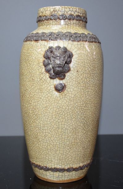 null VASE CRAQUELE EN PORCELAINE DE NANKIN HT 26 CM