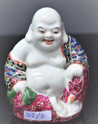 null CHINESE LITTLE BOUDDHA PORCELAIN EARLY 20TH CENTURY H 10 CM