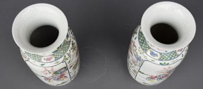 null PAIRE DE VASES EN PORCELAINE DE CHINE 20 EME DOUBLE DECOR DE SAGES DANS LES...