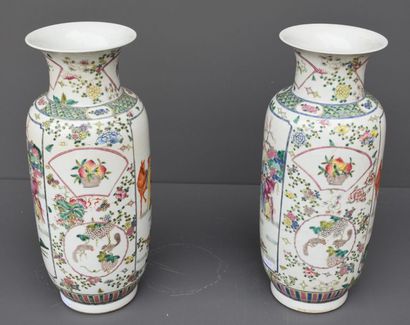 null PAIRE DE VASES EN PORCELAINE DE CHINE 20 EME DOUBLE DECOR DE SAGES DANS LES...