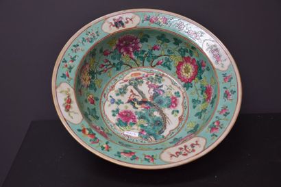 null LARGE HOLLOW CHINESE PORCELAIN DISH WITH FLOWERS AND PHOENIX IN RESERVES Ø