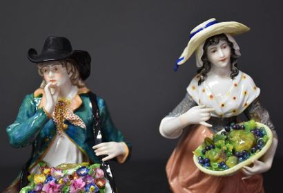 null Couple d'élégants aux paniers garnis . Porcelaine allemande fin XIX ème - début...