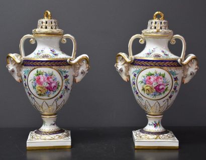 null Pair of casseroles in polychrome Dresden porcelain around 1900. Louis XVI style....