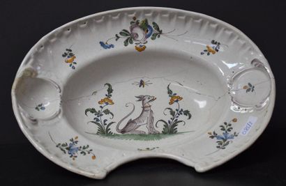 null Earthenware dish XVIIIth probably Moustiers or Montpellier with dog decor. Old...