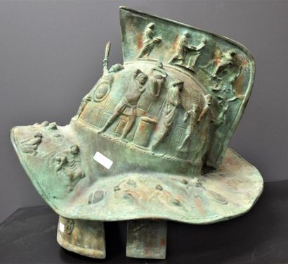 null Gladiator helmet in bronze with antique patina around 1900. Height: 42 cm