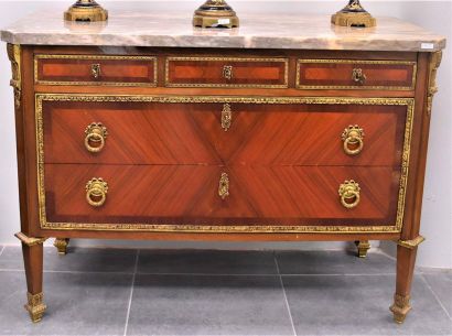 null Louis XVI style chest of drawers in veneer and gilded bronze ornaments. Quality...