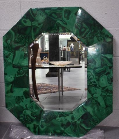 null Miroir art déco en malachite. Ht 89 cm, Largeur 75 cm .