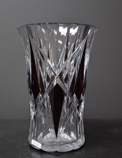 null Vase en cristal du Val Saint Lambert art déco . Ht 27 cm .