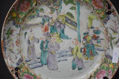 null Assiette en porcelaine de Chine, XIX ème à décor animé . Ø 23,5 cm