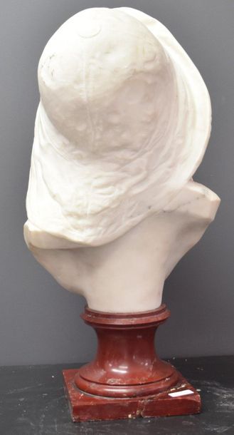 null Bust of a young sailor in carrara marble around 1900. Red marble base . ( glued...