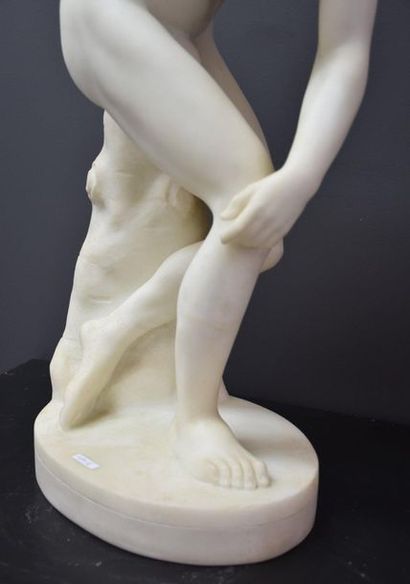 null Antonio FRILLI (c.1880-1920). The discobole, an antique sculpture in white marble...