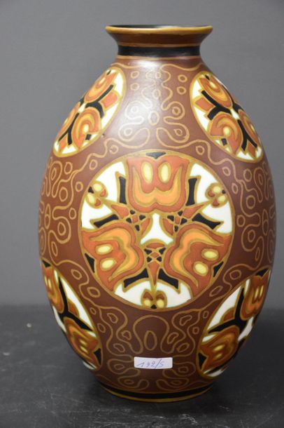 null Boch keramis vase with matt decor finish D 1093 . Ht 30 cm .