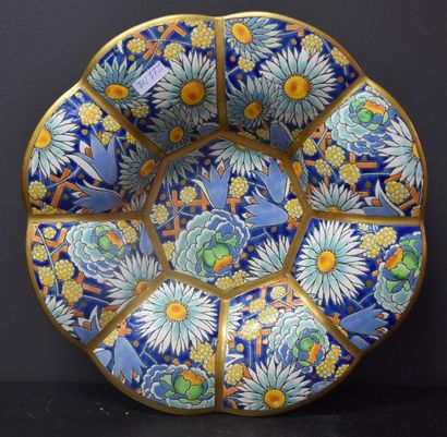 null Raymond Chevallier ( 1900 - 1953 ) . Dish boch keramis with floral decoration...