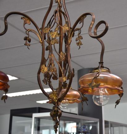 null Art nouveau chandelier in bronze and gilded copper illuminated by 3 original...