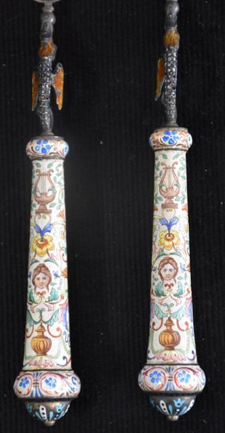 null Pair of cutlery (fork and spoon) decorated with sea dragons in painted enamel...