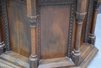 null Truth pulpit in neo-gothic style in carved oak from the end of the 19th cen...