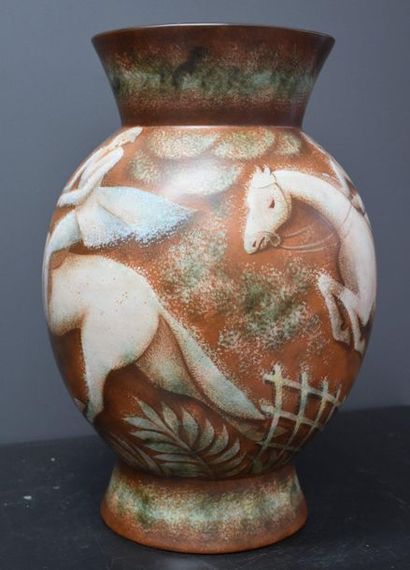null Charles Catteau ( 1880-1966 ). Boch keramis vase decorated with elegant horsewomen,...