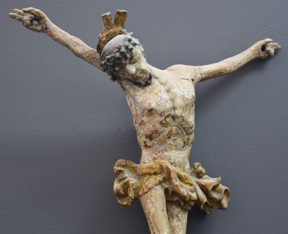 null Christ en bois sculpté polychrome, XVII ème siècle . Allemagne . Ht 25 cm .