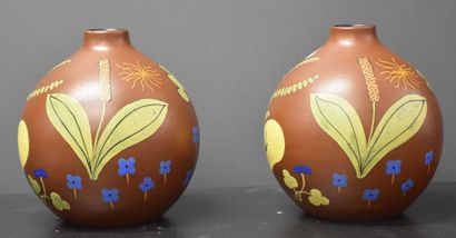 null Pair of vases Boch Keramis D. 1954 F 991 . Workshop Charles Catteau for the...