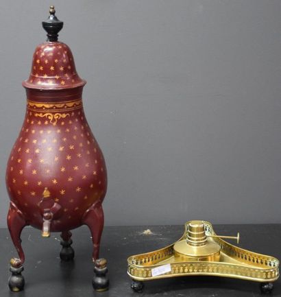 null Samovar tripod red and gold lacquered around 1800 . 45 cm high .