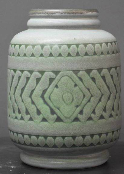 null Charles Catteau ( 1880-1966 ). Prototype : Vase in stoneware boch keramis .E...