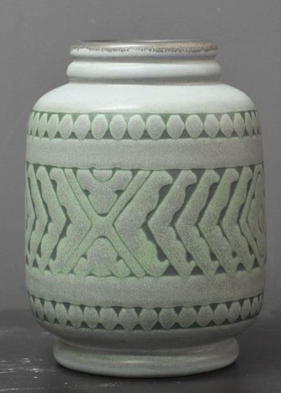 null Charles Catteau ( 1880-1966 ). Prototype : Vase in stoneware boch keramis .E...