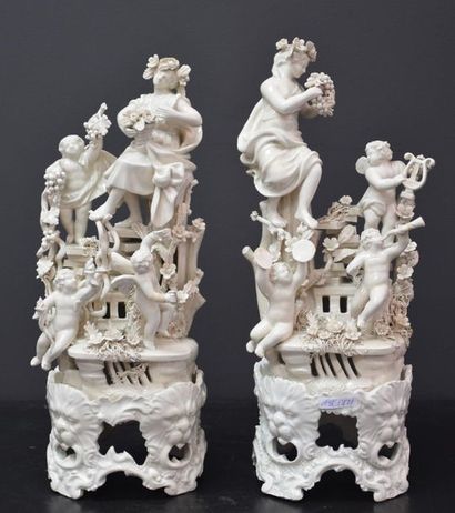 null Pair of Capodimonte earthenware groups from the beginning of the 19th century...