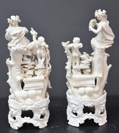 null Pair of Capodimonte earthenware groups from the beginning of the 19th century...