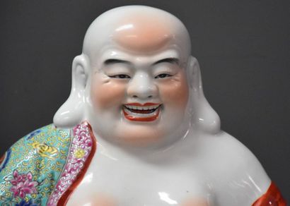 null Laughing Buddha in porcelain. Ht 28 cm .