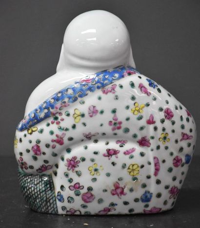 null Bouddha rieur en porcelaine de Chine vers 1900 . Ht 20 cm .