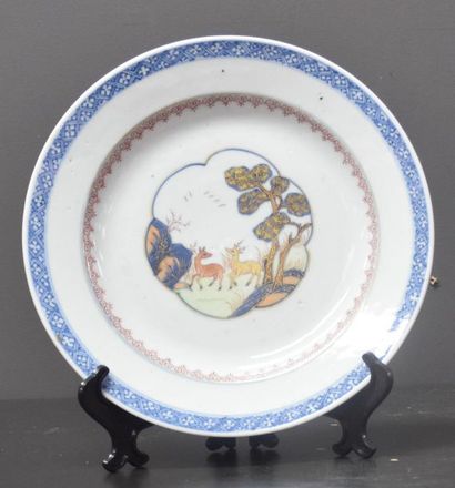 null Set of 2 Chinese porcelain plates, one of which is decorated with deer. Ø 23...