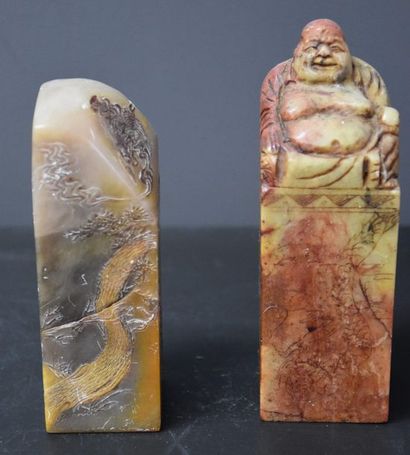null Set of 2 Chinese hard stone seals, one of which is carved with a Buddha. Ht...