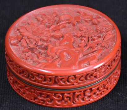 null Chinese lacquer box . Ø 10 cm .