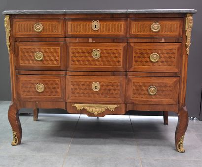 null Transition period chest of drawers in veneer wood and cube marquetry. Some lacks...